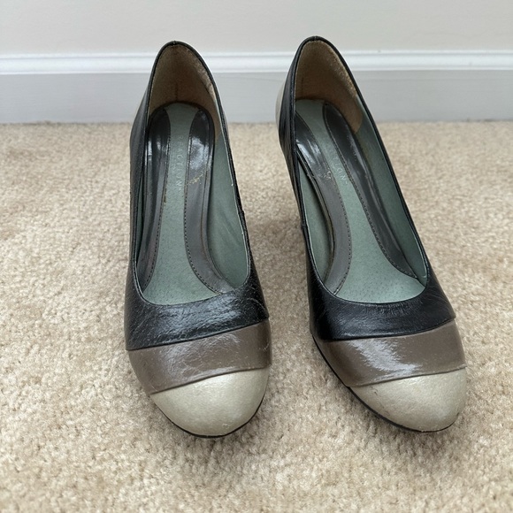 Kenneth Cole Reaction Chunky Heels with a Round Toe Size 7 - Picture 2 of 5